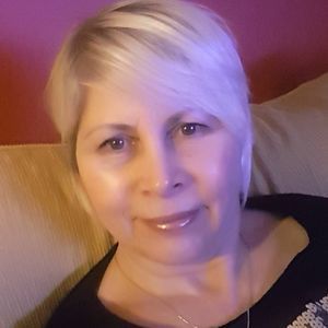 Meet your Posher, Debbie